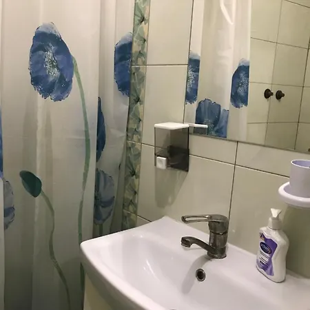 Center Apartment: Reliable Power In Heart Of Apartment