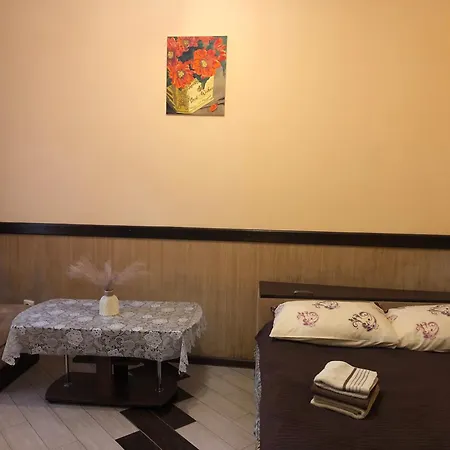 Apartment Center Apartment: Reliable Power In Heart Of