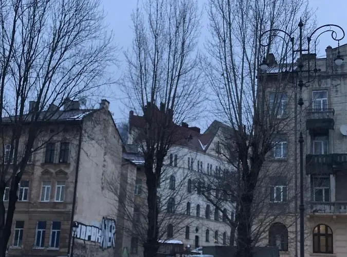 центральна частина міста ,гарний район.